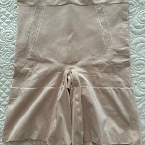 SPANX tummy-control mid-thigh shorts,  size Medium.
